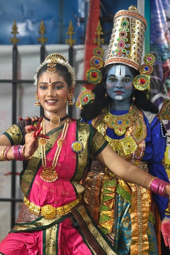 Natya Deepika Krishna & Gopika stage recital